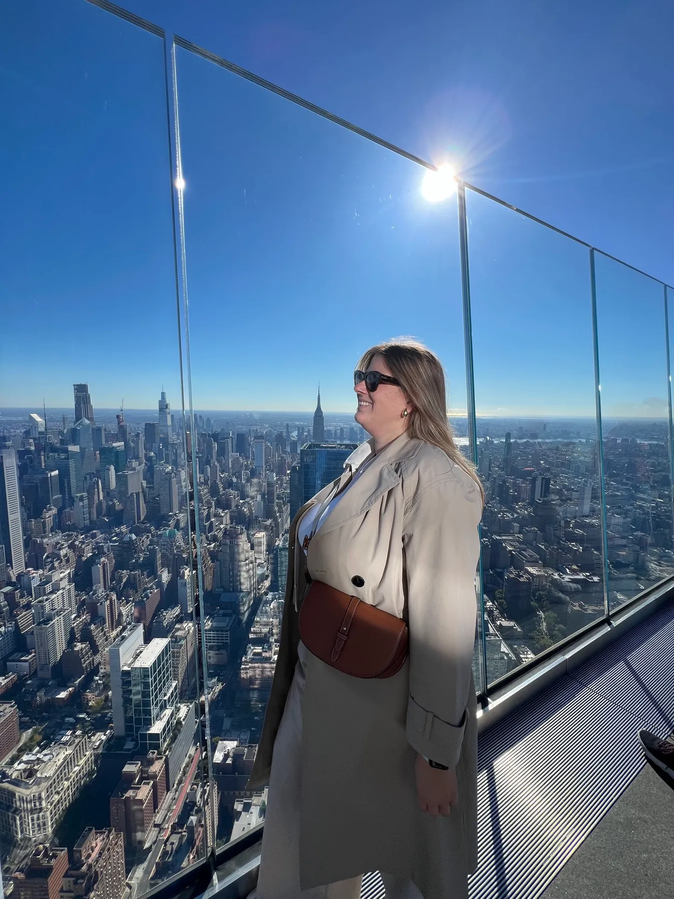 En el mirador de The Edge con Manhattan de fondo