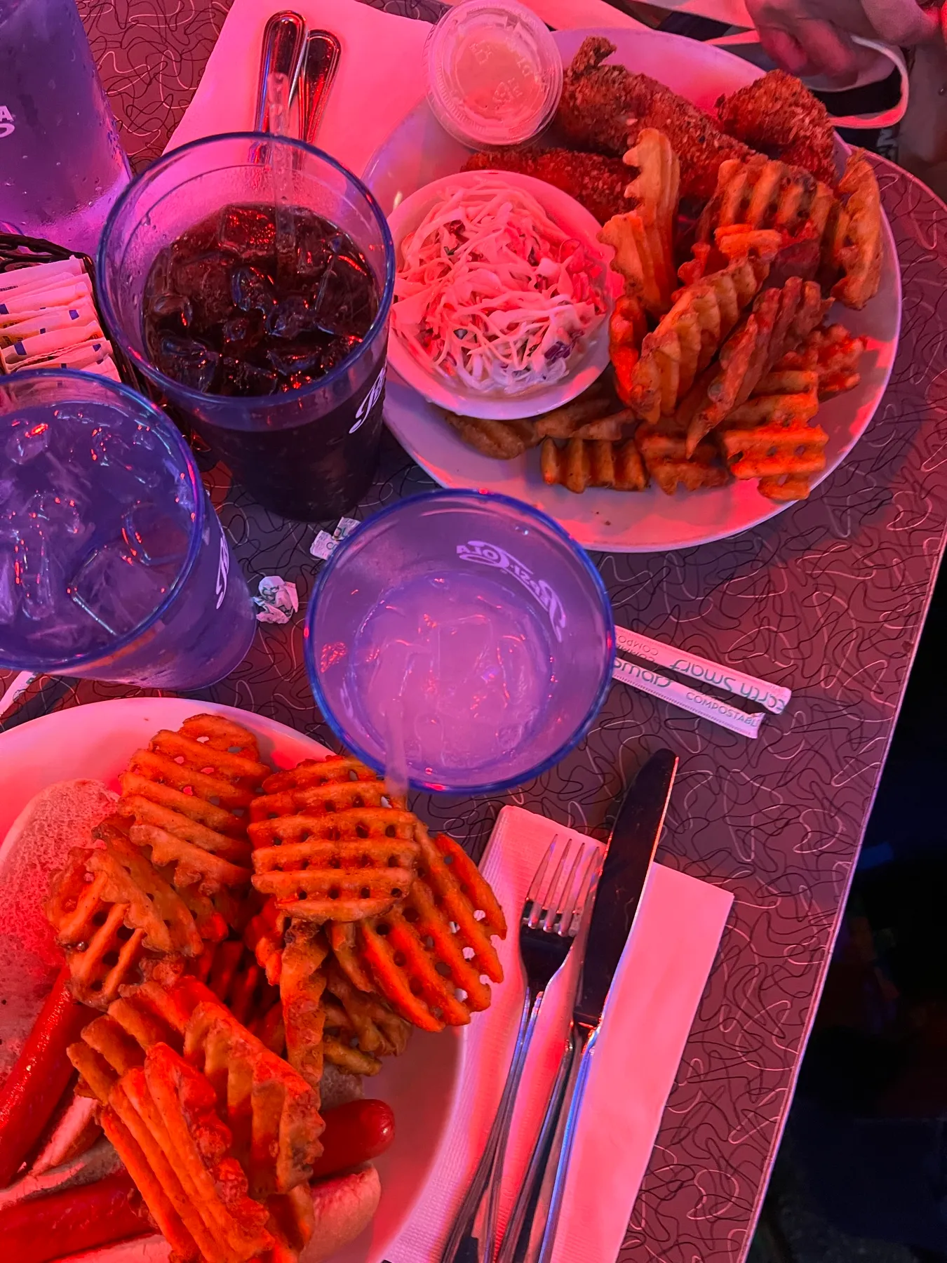 Cena en Ellen's Stardust Diner
